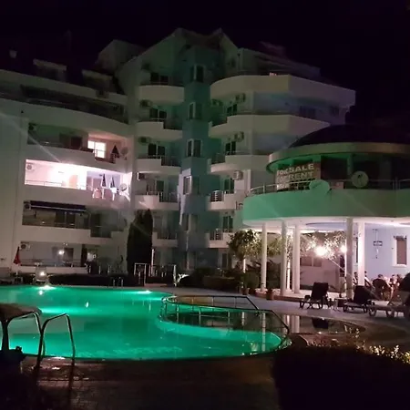 Laguna Apartment *